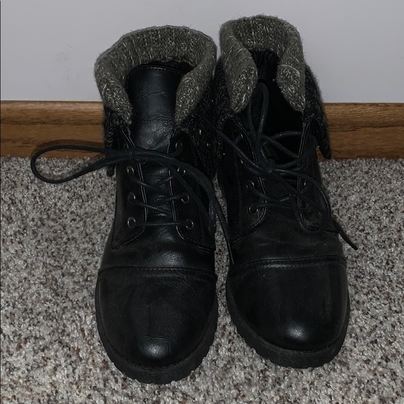 Super cute booties - Picture 1 of 4